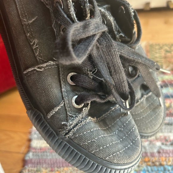 Blowfish Black Distressed Athletic Shoes 10 - Picture 15 of 15